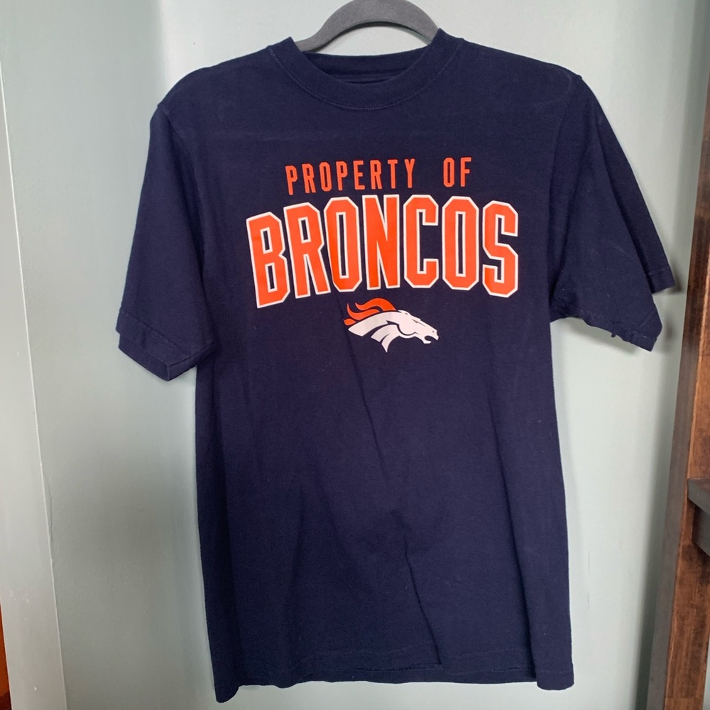 Women’s Denver Broncos tee
